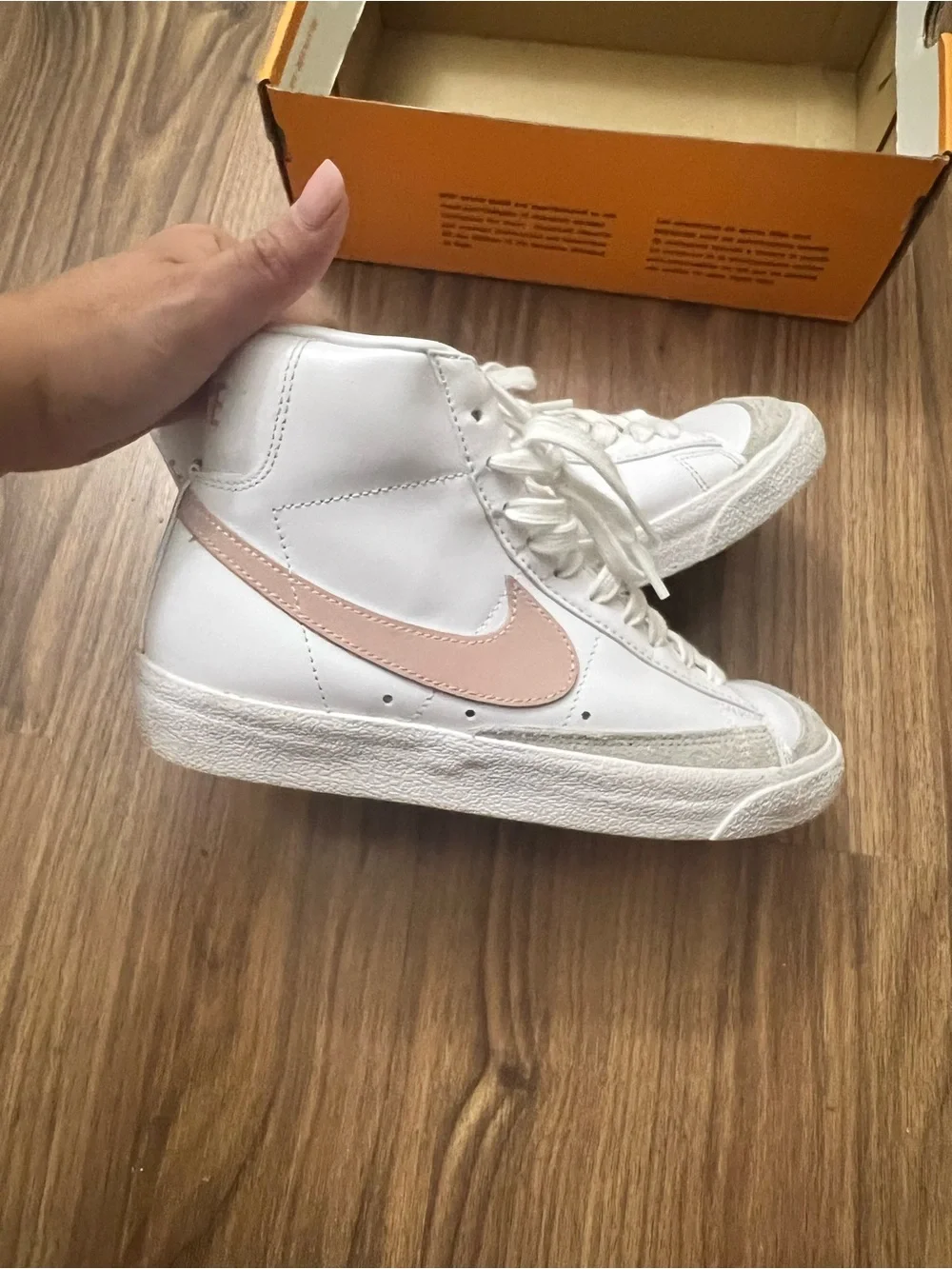 Nike stylish white